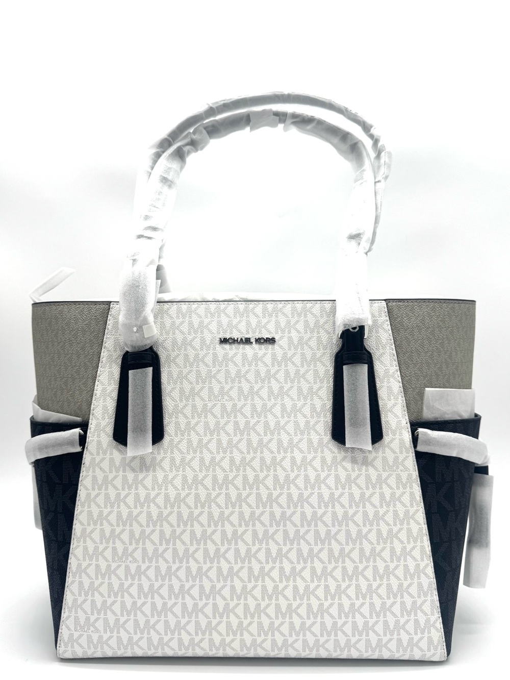 Michael Kors Voyager Large Color-Block Signature Logo Tote Bag - Optic White
